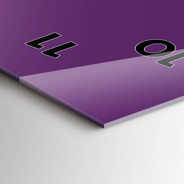 Vertikální nástěnné hodiny Fialová barva