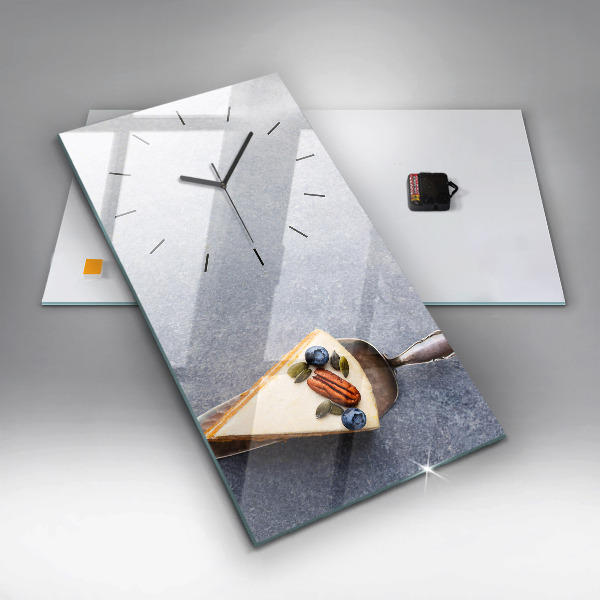 Vertikální nástěnné hodiny Kousek dortu