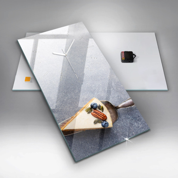 Vertikální nástěnné hodiny Kousek dortu