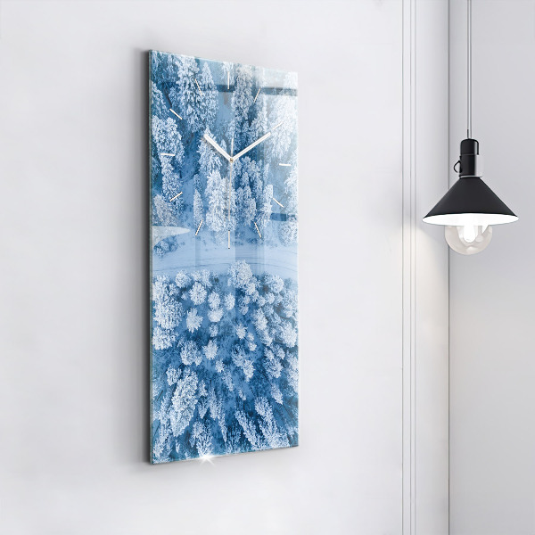 Vertikální nástěnné hodiny Les z dronu