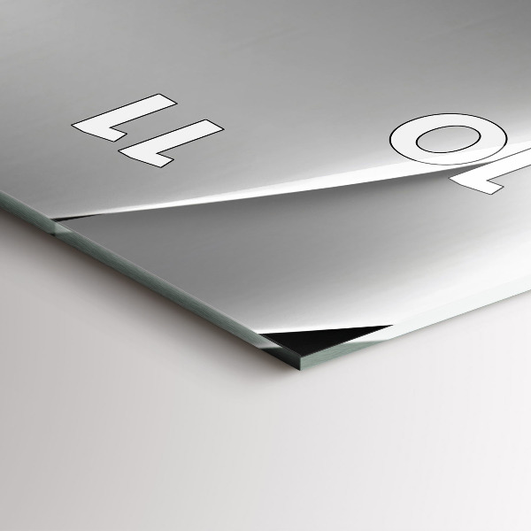 Vertikální nástěnné hodiny Stříbrná abstrakce