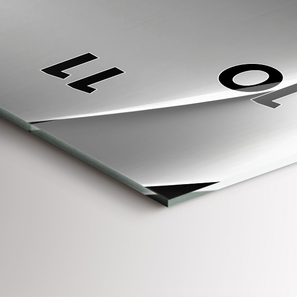 Vertikální nástěnné hodiny Stříbrná abstrakce