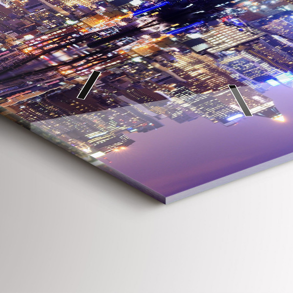 Horizontální hodiny na skle New York v noci