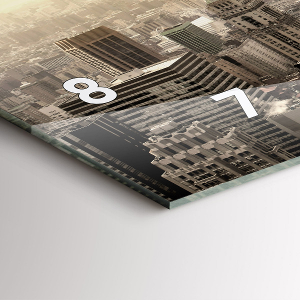 Horizontální hodiny na skle Věže v New Yorku