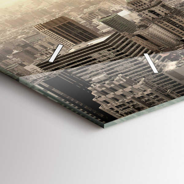 Horizontální hodiny na skle Věže v New Yorku