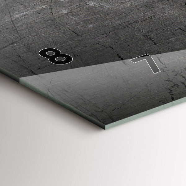 Horizontální hodiny na skle Kovová zeď