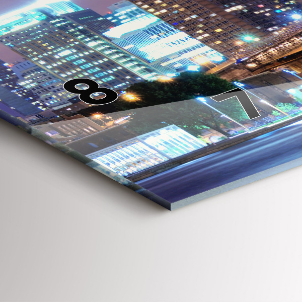 Horizontální hodiny na skle Brooklynský most a East River