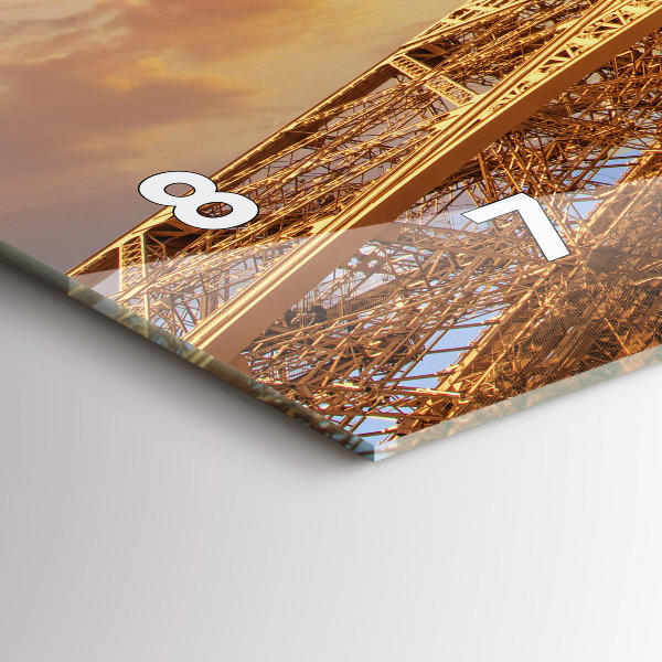 Horizontální hodiny na skle Eiffelova věž na slunci