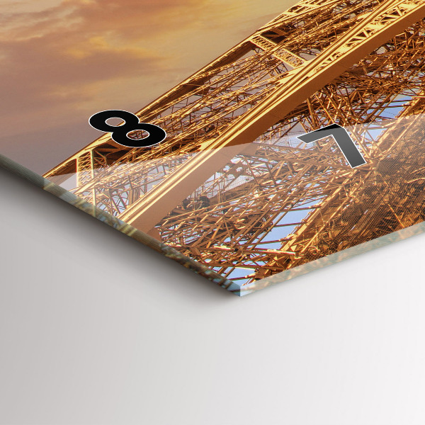 Horizontální hodiny na skle Eiffelova věž na slunci