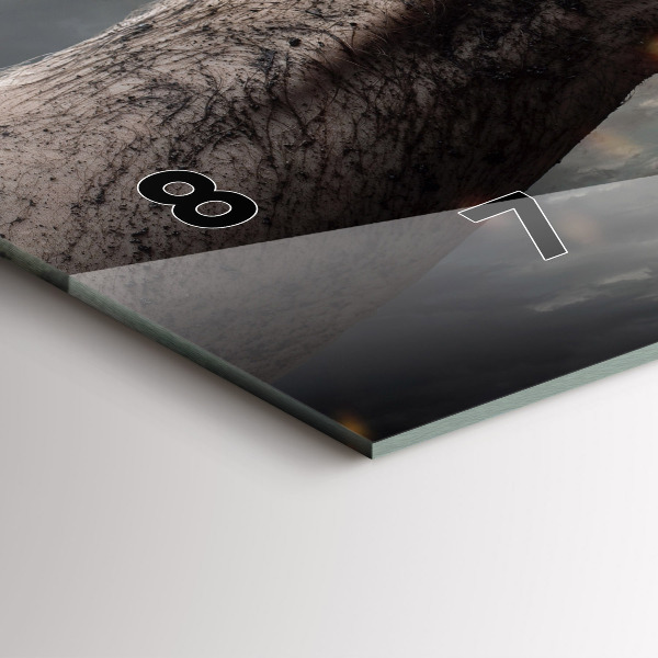 Horizontální hodiny na skle Síla pěstí