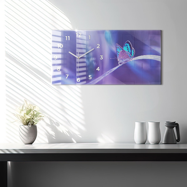 Horizontální skleněné hodiny na stěnu Motýl na trávě