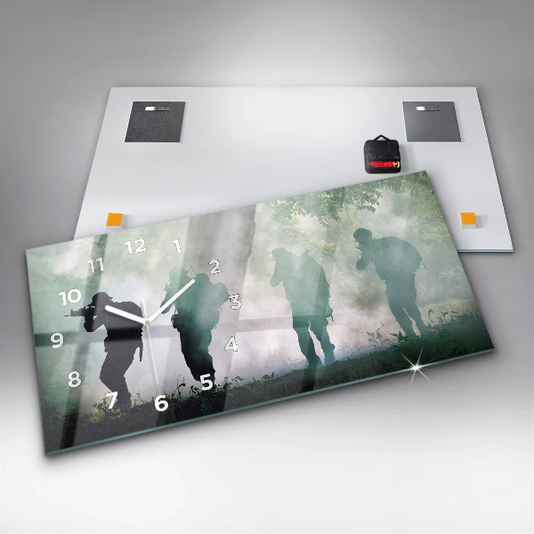 Horizontální skleněné hodiny na stěnu Vojáci v lese