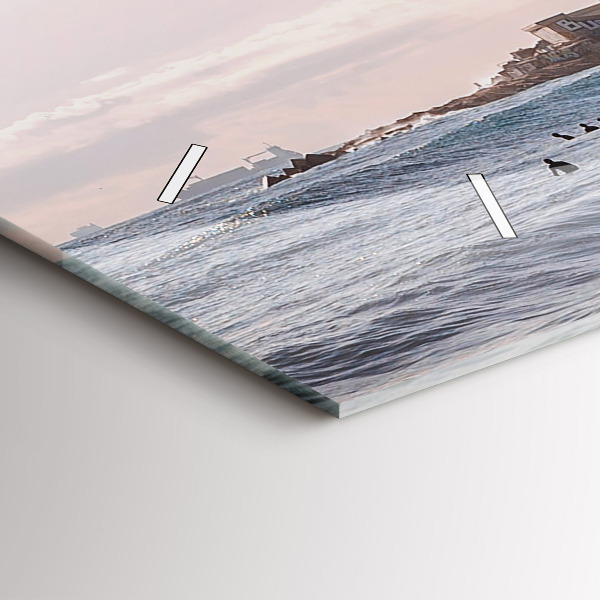 Horizontální skleněné hodiny na stěnu Surfař v Barceloně