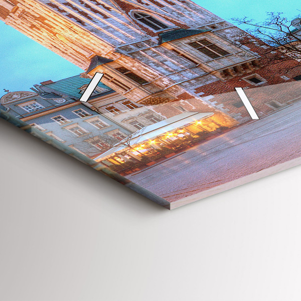 Horizontální hodiny na skle Hlavní náměstí v Krakově