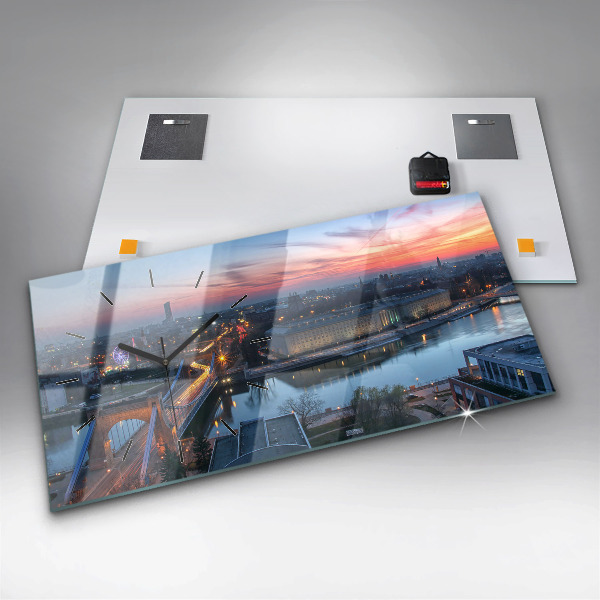 Horizontální hodiny na skle Vratislav z dronu