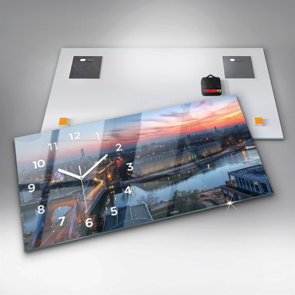Horizontální hodiny na skle Vratislav z dronu