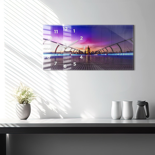 Horizontální skleněné hodiny na stěnu Katedrála svatého Pavla