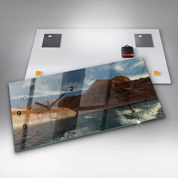 Horizontální skleněné hodiny na stěnu Osoba na vodních lyžích