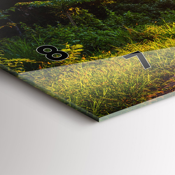 Horizontální hodiny na skle Park Surat Thani v Thajsku