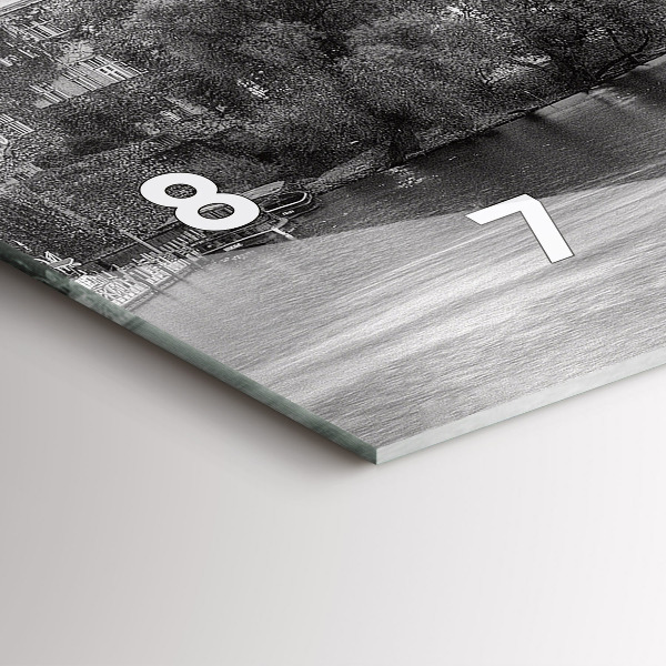 Horizontální hodiny na skle Pohled na Karlův most v Praze