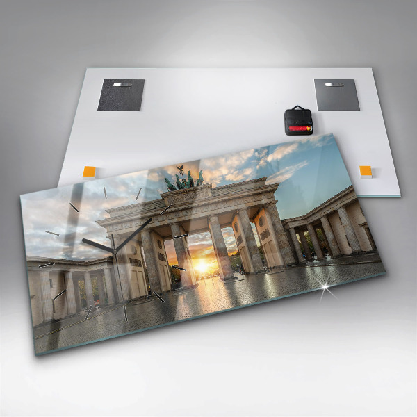 Horizontální hodiny na skle Braniborská brána v Berlíně