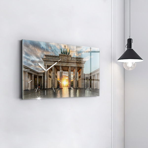 Horizontální hodiny na skle Braniborská brána v Berlíně
