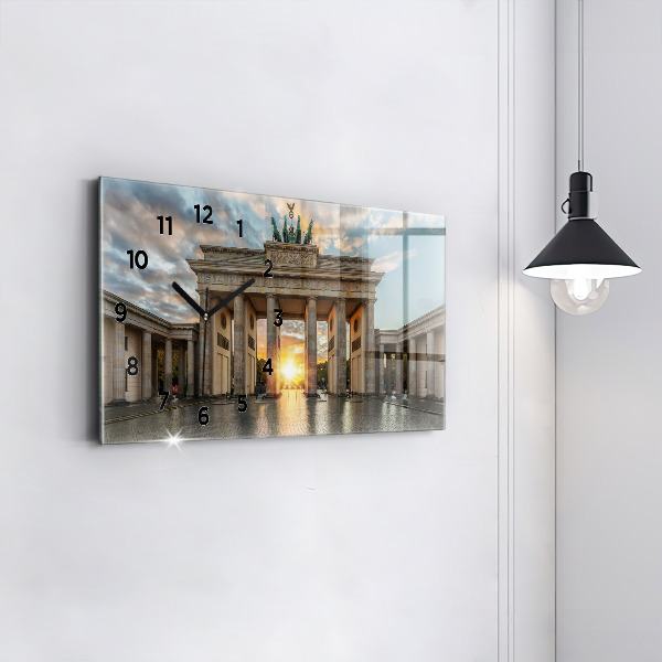 Horizontální hodiny na skle Braniborská brána v Berlíně