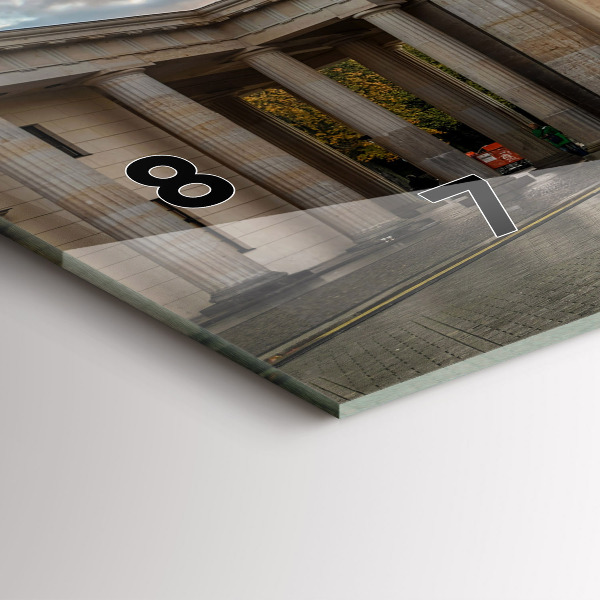 Horizontální hodiny na skle Braniborská brána v Berlíně