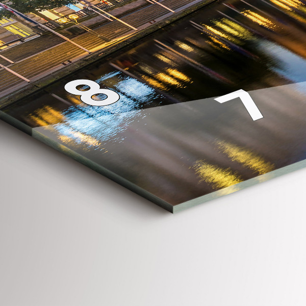 Horizontální hodiny na skle Hamburská radnice