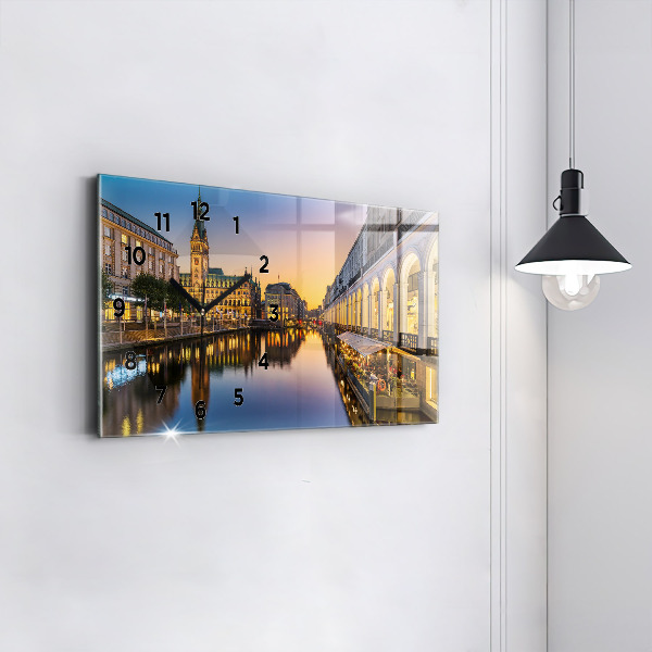 Horizontální hodiny na skle Hamburská radnice