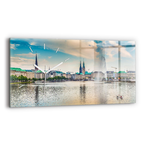 Horizontální hodiny na skle Binnenalster v Hamburku