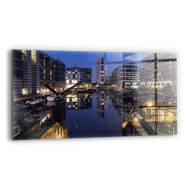 Horizontální hodiny na skle Noční osvětlené město