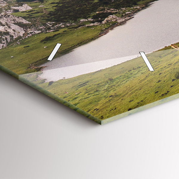 Horizontální hodiny na skle Jezero a hory Pyrenejí