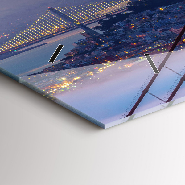 Horizontální hodiny na skle Sanfranciský most