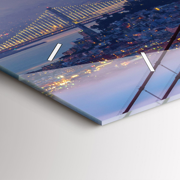 Horizontální hodiny na skle Sanfranciský most