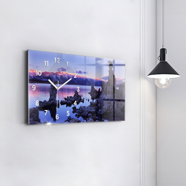 Horizontální hodiny na skle Kalifornské jezero
