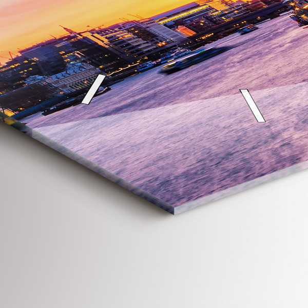 Horizontální hodiny na skle Pohled na Londýn