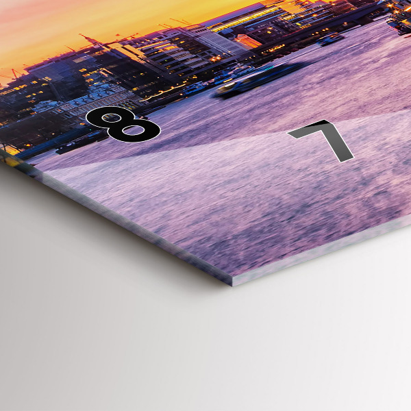 Horizontální hodiny na skle Pohled na Londýn