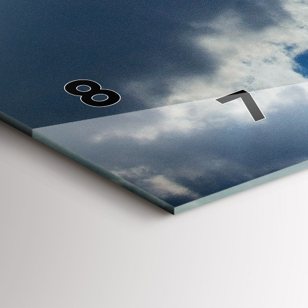 Horizontální skleněné hodiny na stěnu Polská vlajka proti obloze