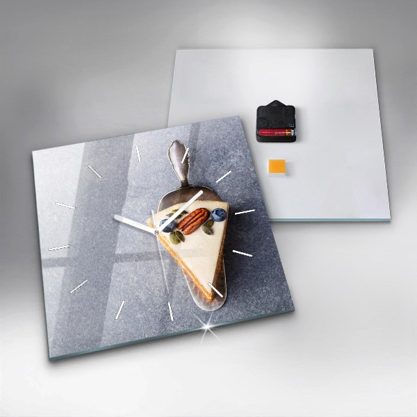 Čtvercové nástěnné hodiny Kousek dortu