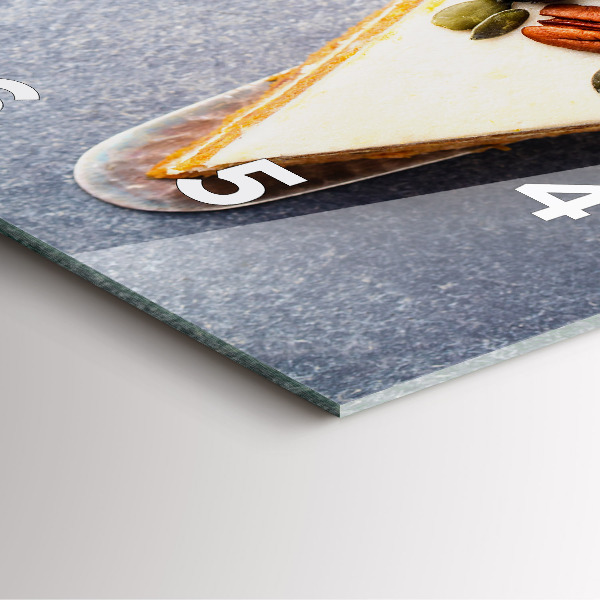 Čtvercové nástěnné hodiny Kousek dortu