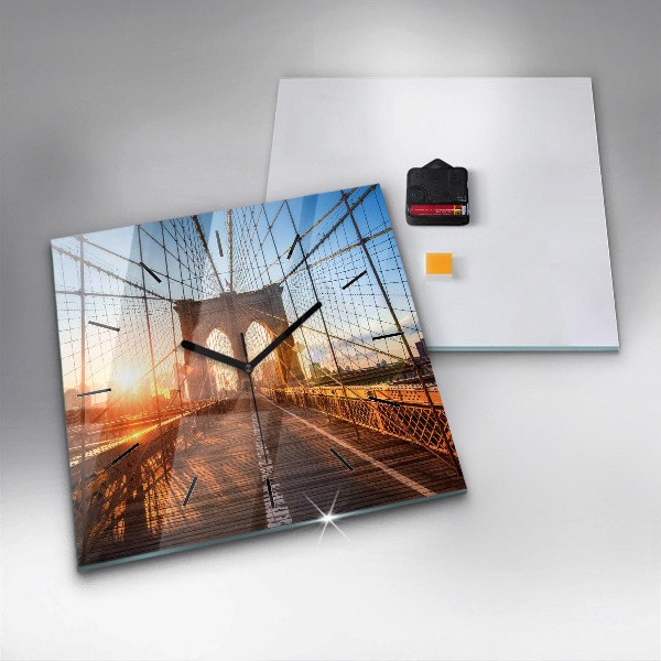 Skleněné hodiny čtvercové Brooklynský most v New Yorku