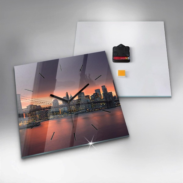 Skleněné hodiny čtvercové Východní řeka v New Yorku