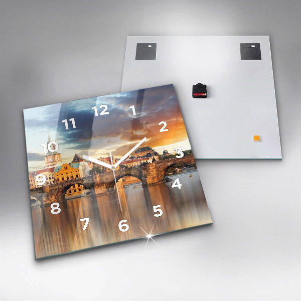 Čtvercové nástěnné hodiny Panorama nad řekou