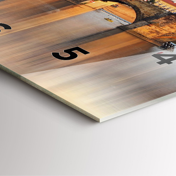 Čtvercové nástěnné hodiny Panorama nad řekou