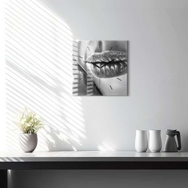 Skleněné hodiny čtvercové Ústa ženy