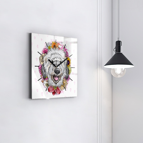 Čtvercové nástěnné hodiny Šťastný pes v květinách