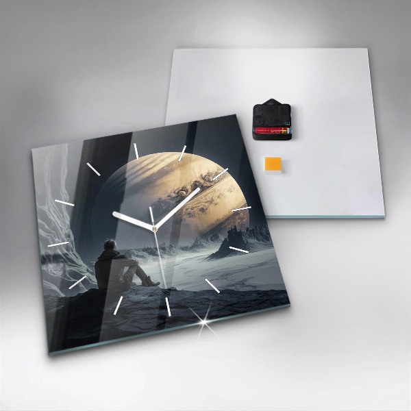 Čtvercové nástěnné hodiny Muž na měsíčním pozadí