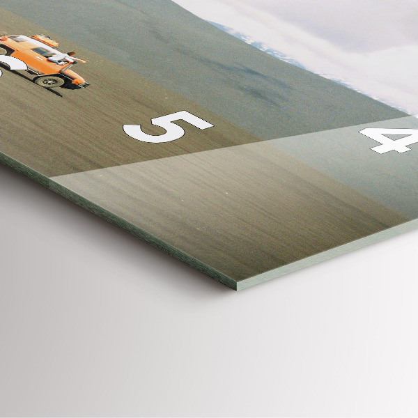 Čtvercové nástěnné hodiny Vozidlo na Kamčatce