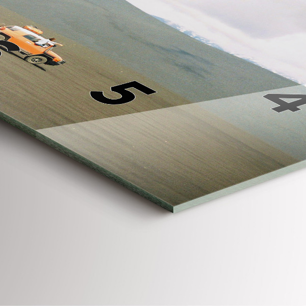 Čtvercové nástěnné hodiny Vozidlo na Kamčatce